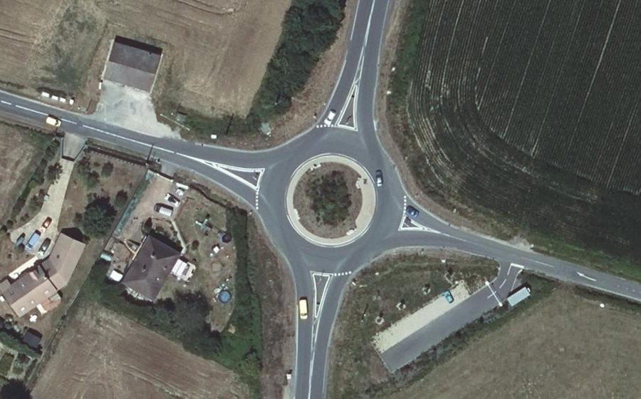 Vue aérienne du Rond-point anonyme n°1123022659