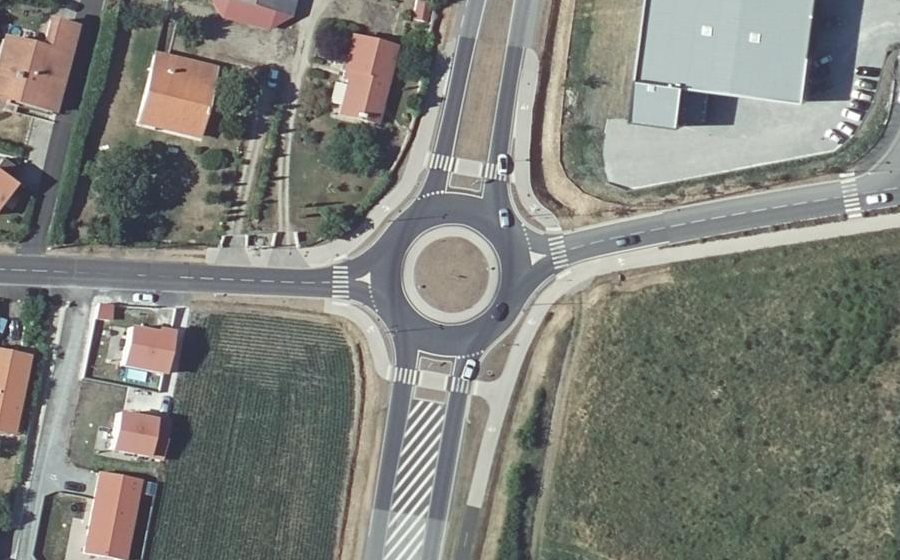 Vue aérienne du Rond-point anonyme n°1123152837