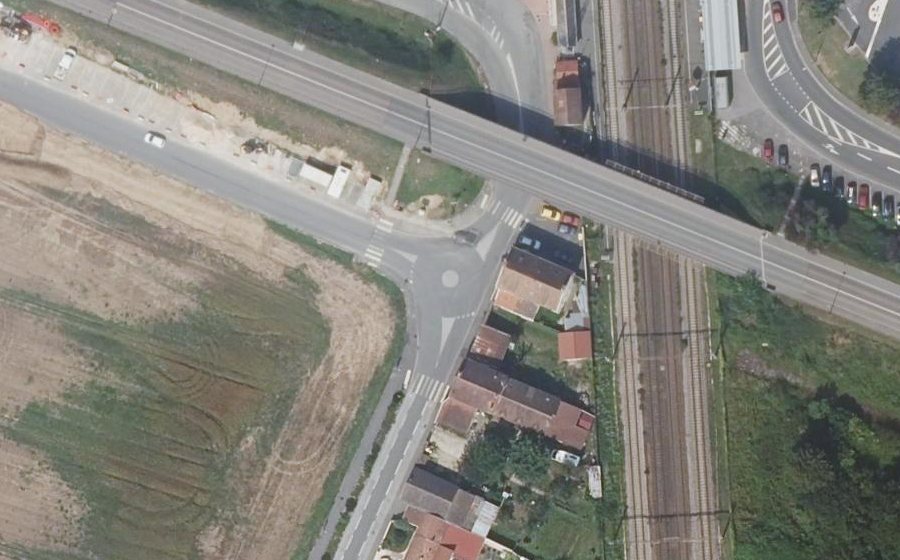 Vue aérienne du Rond-point anonyme n°1123590646