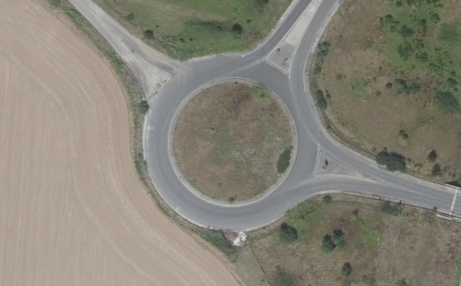 Vue aérienne du Rond-point anonyme n°112367337