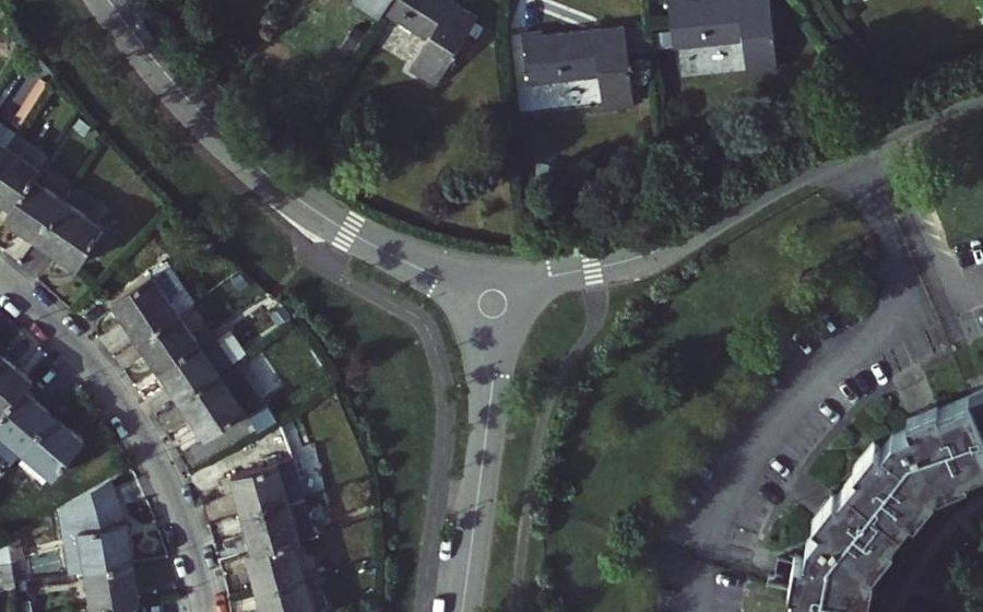 Vue aérienne du Rond-point anonyme n°1124486599