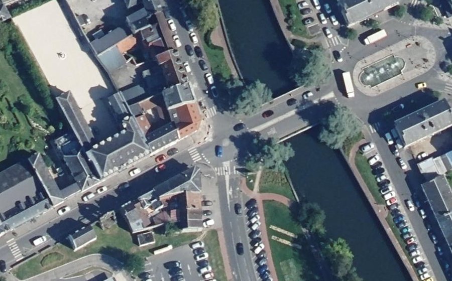 Vue aérienne du Rond-point anonyme n°1124927244