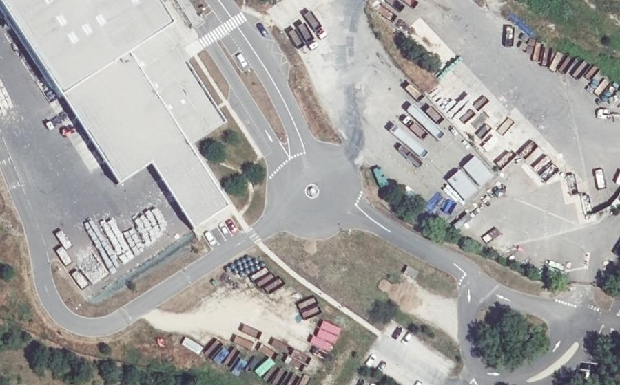 Vue aérienne du Rond-point anonyme n°1125512548