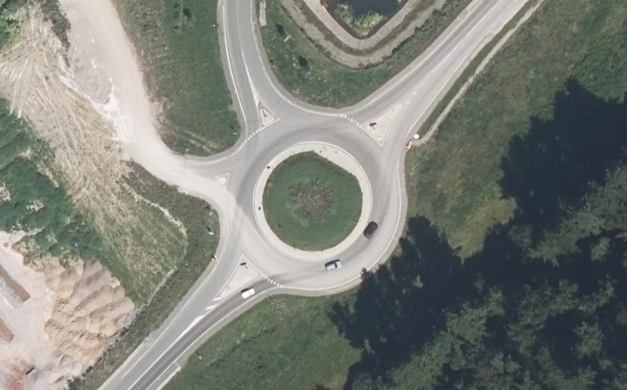 Vue aérienne du Rond-point anonyme n°1125879869