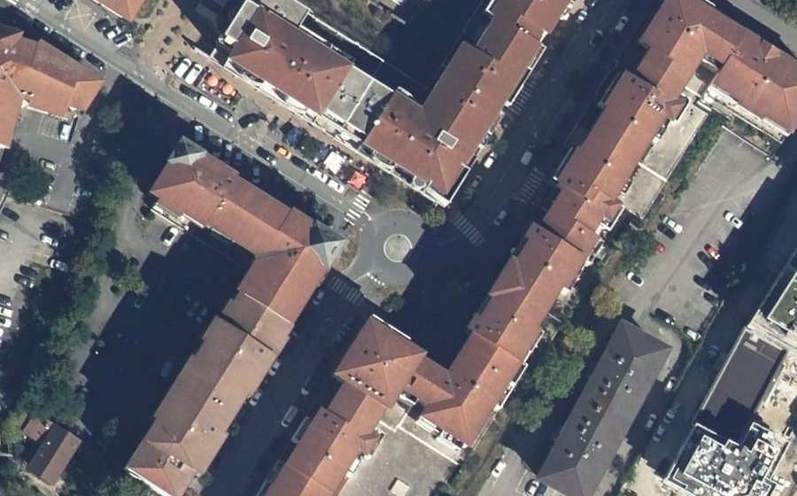 Vue aérienne du Rond-point anonyme n°1126061278
