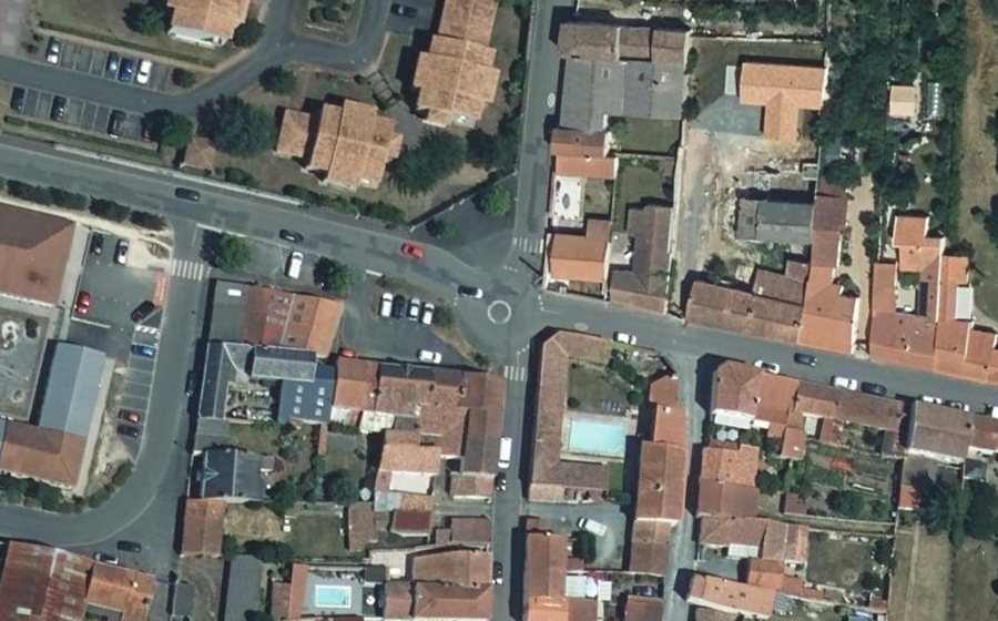 Vue aérienne du Rond-point anonyme n°112710721