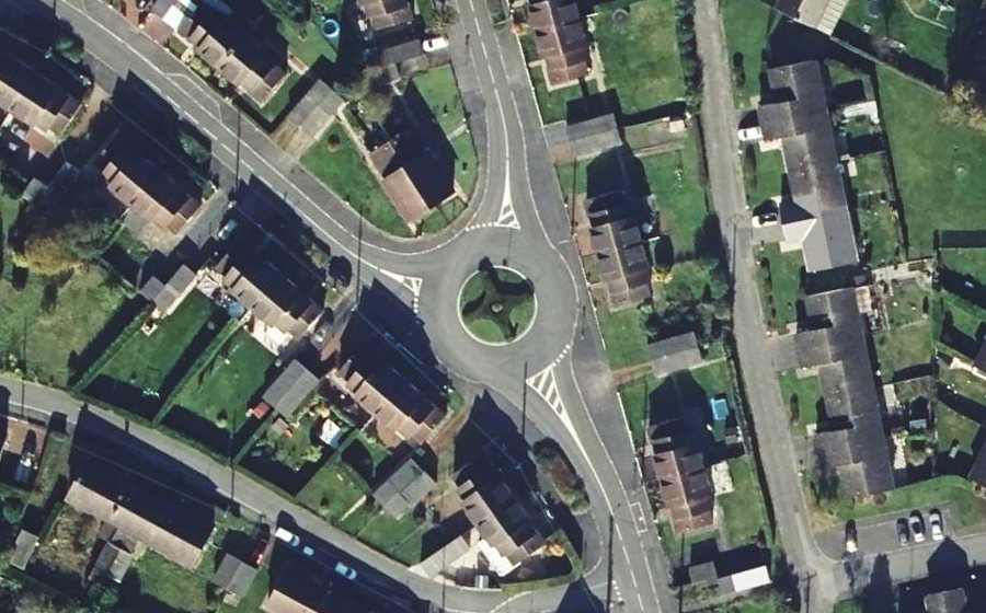 Vue aérienne du Rond-point anonyme n°1127805594