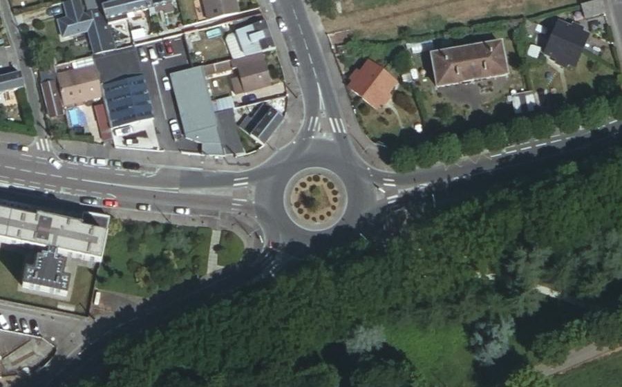 Vue aérienne du Rond-Point de l'Appel du 18 Juin 1940