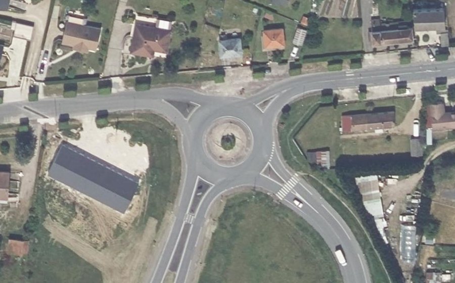 Vue aérienne du Rond-point anonyme n°112952012