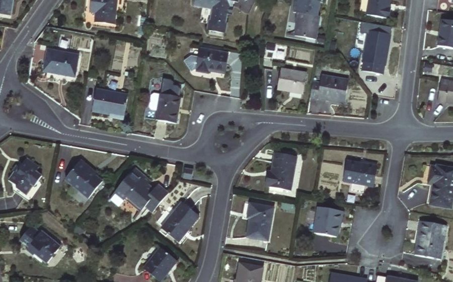 Vue aérienne du Rond-point anonyme n°112975887