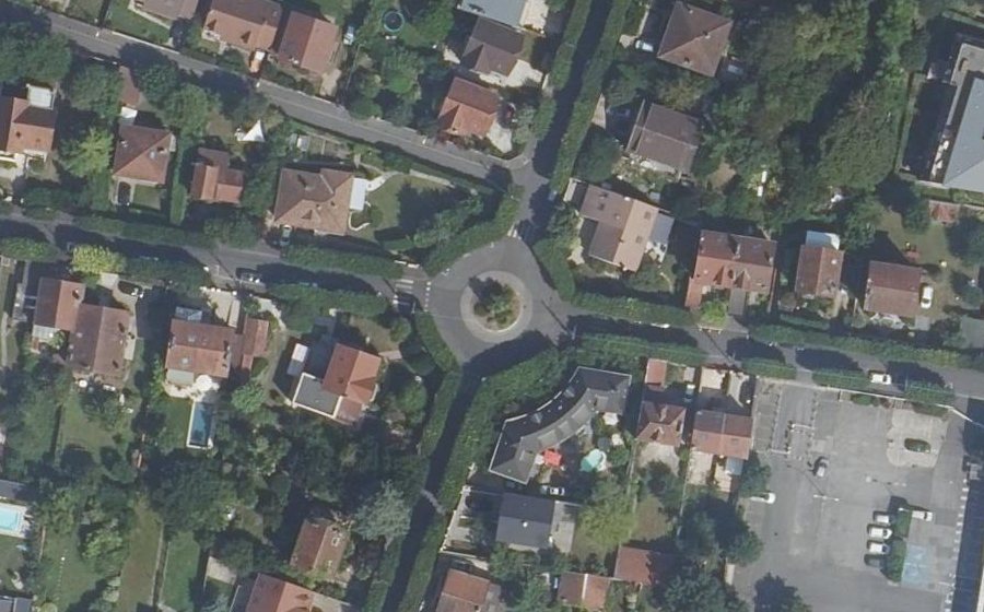 Vue aérienne du Rond-point anonyme n°112980039