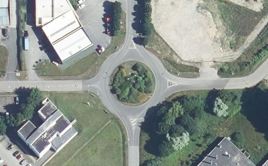 Vue aérienne du Rond-point anonyme n°1130933245