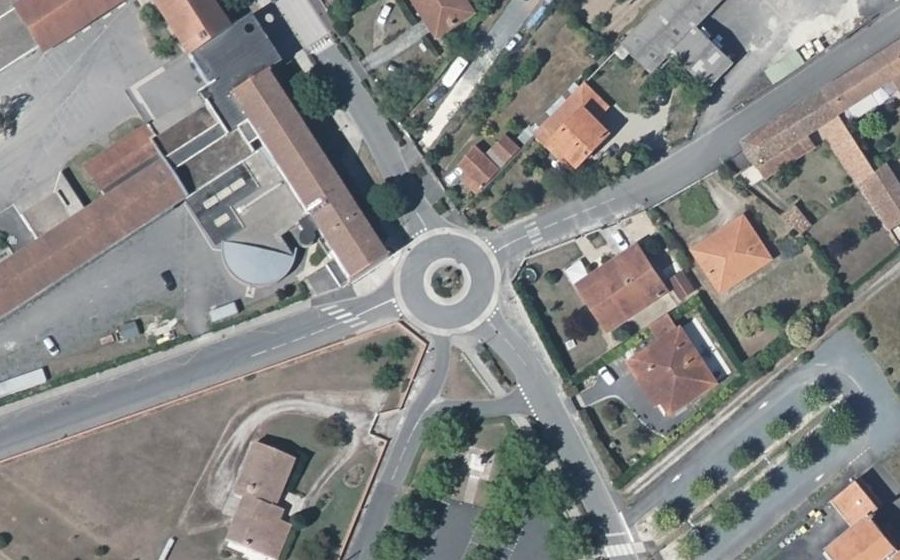 Vue aérienne du Rond-point anonyme n°113120120