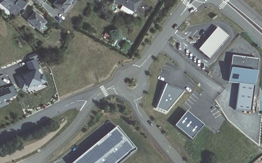 Vue aérienne du Rond-point anonyme n°113138062