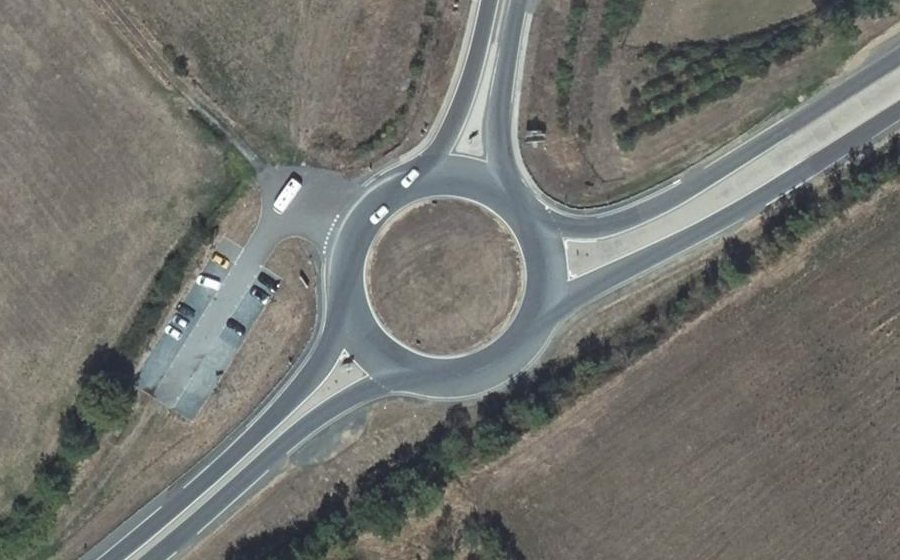 Vue aérienne du Rond-point anonyme n°113138466