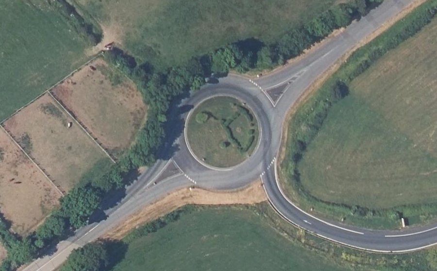 Vue aérienne du Rond-point anonyme n°1132036031
