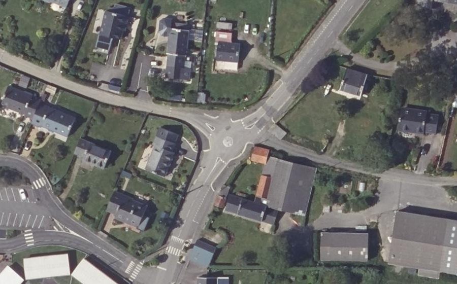 Vue aérienne du Rond-point anonyme n°113219749