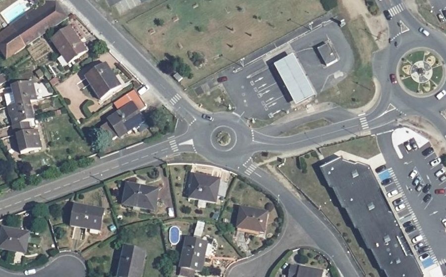 Vue aérienne du Rond-point anonyme n°113287543