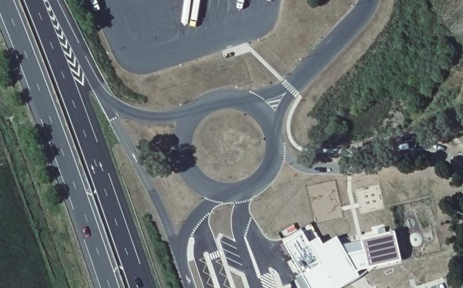 Vue aérienne du Rond-point anonyme n°113297226
