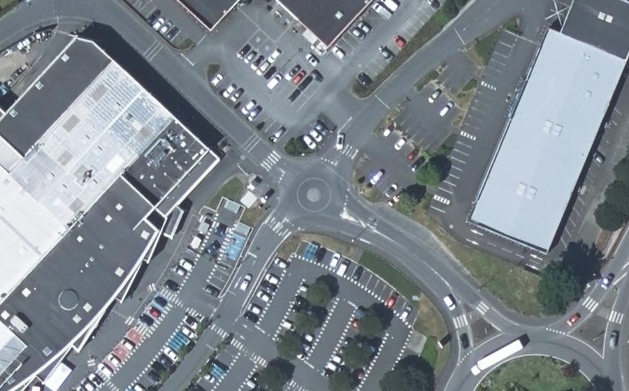 Vue aérienne du Rond-point anonyme n°1133485497