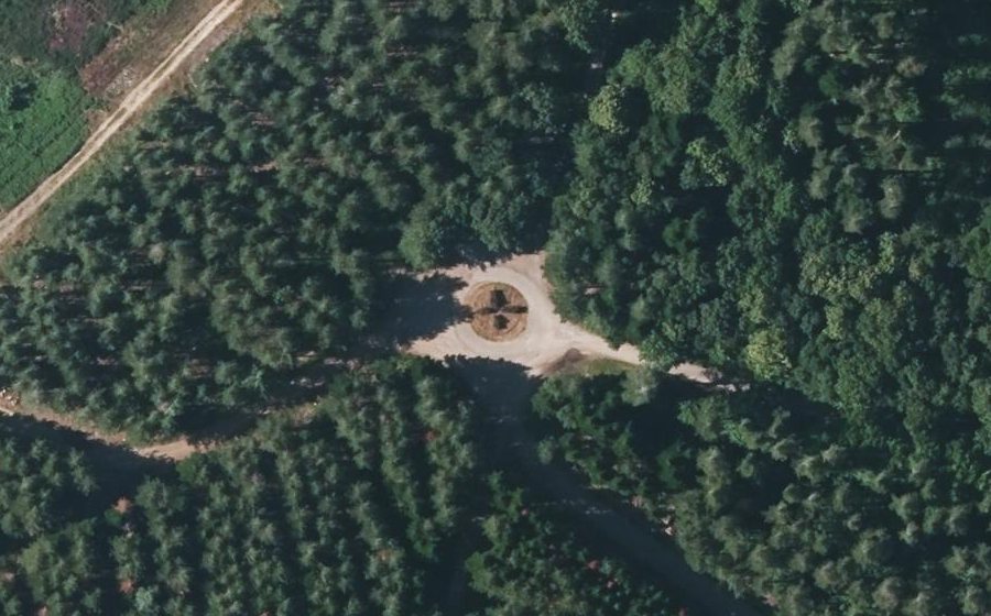 Vue aérienne du Rond-point anonyme n°113483720