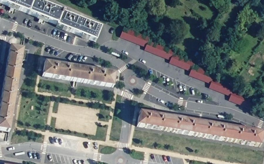 Vue aérienne du Rond-point anonyme n°1134968778