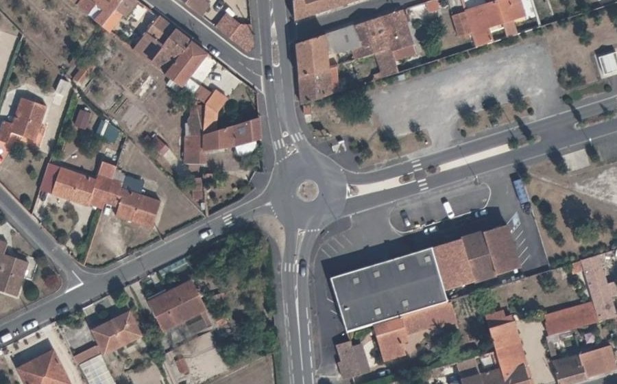 Vue aérienne du Rond-point anonyme n°113508858