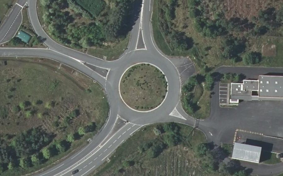 Vue aérienne du Rond-point anonyme n°113515401