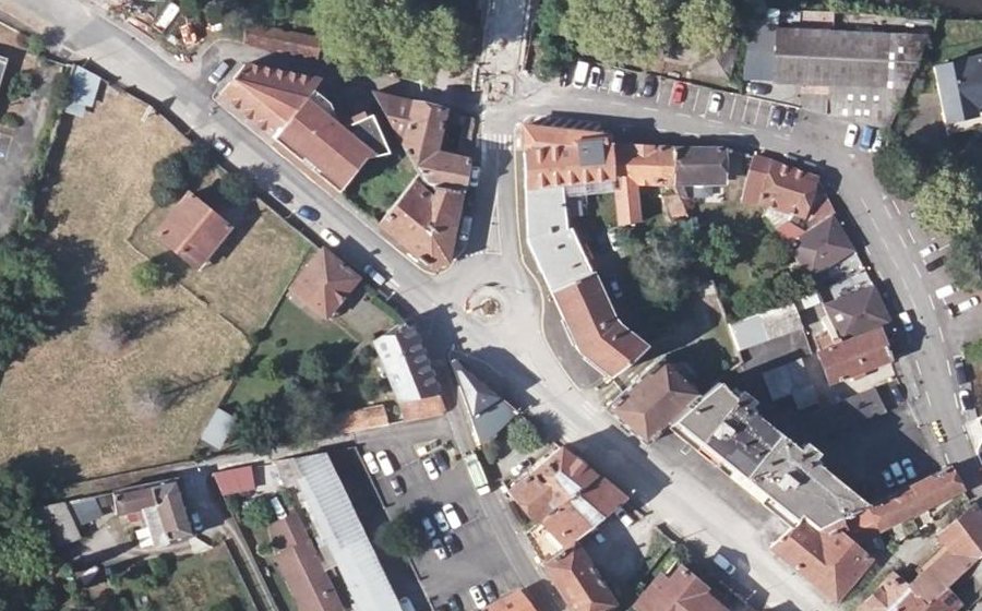 Vue aérienne du Rond-point anonyme n°1135775267