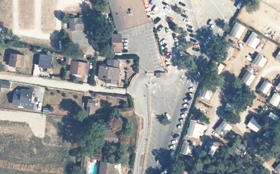 Vue aérienne du Rond-point anonyme n°1135932071