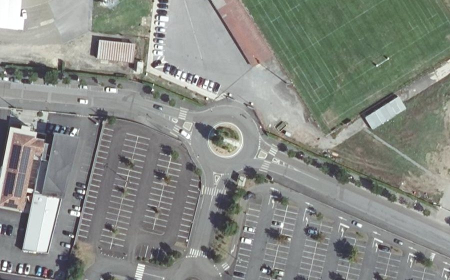 Vue aérienne du Rond-point anonyme n°113601142