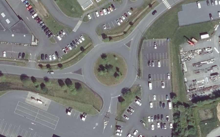 Vue aérienne du Rond-point anonyme n°1136273048