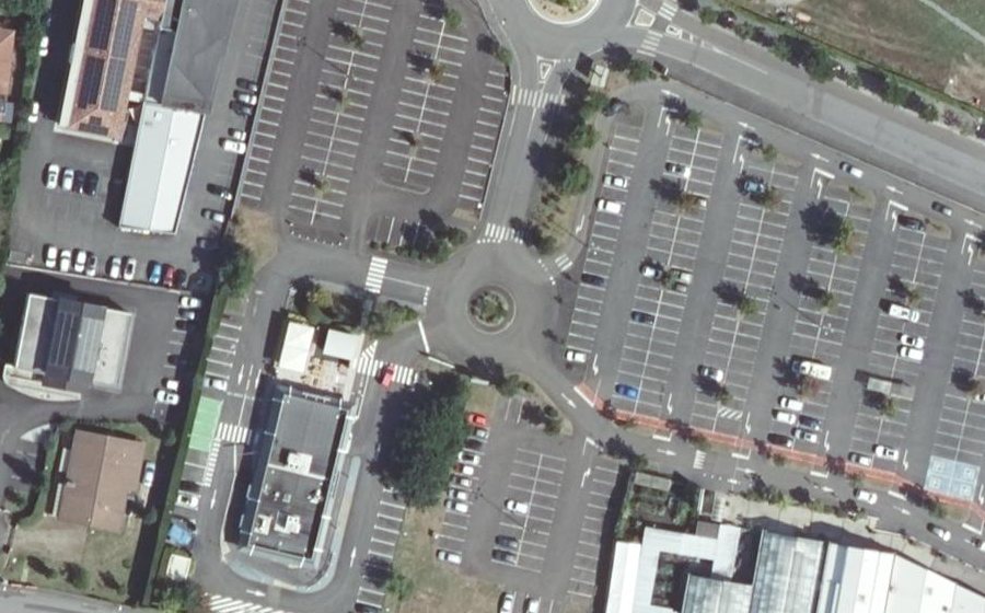 Vue aérienne du Rond-point anonyme n°113656572