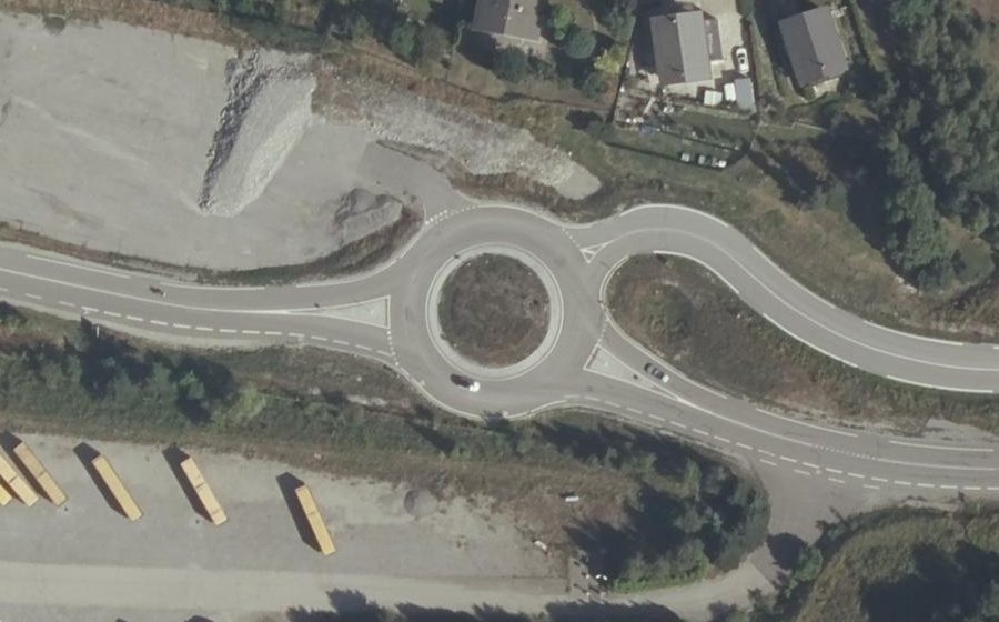 Vue aérienne du Rond-point anonyme n°1137221281