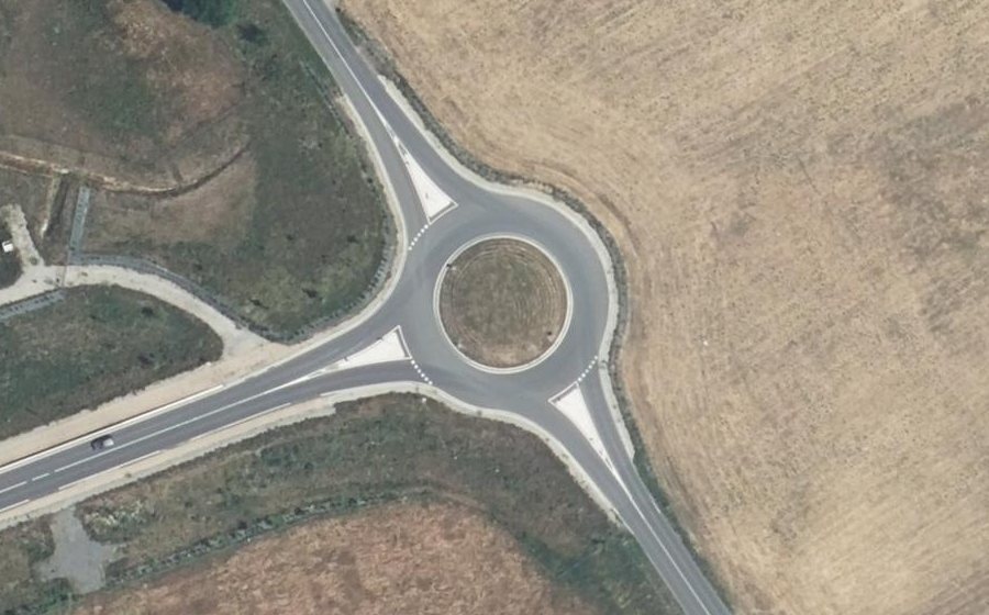 Vue aérienne du Rond-point anonyme n°1137381320