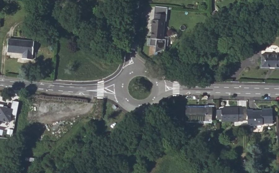 Vue aérienne du Rond-point anonyme n°113755319