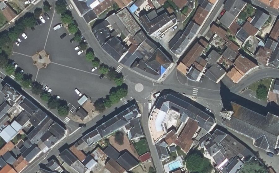 Vue aérienne du Rond-point anonyme n°1137770939