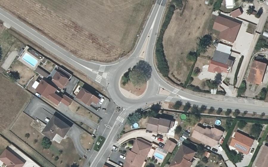 Vue aérienne du Rond-point anonyme n°1137863841