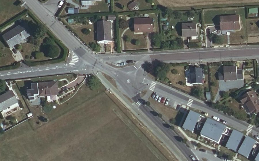 Vue aérienne du Rond-point anonyme n°1138006612