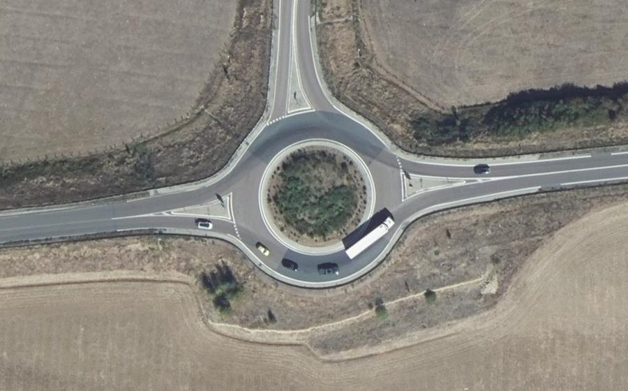 Vue aérienne du Rond-point anonyme n°113821144