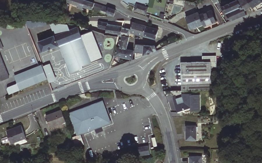 Vue aérienne du Rond-point anonyme n°113842032