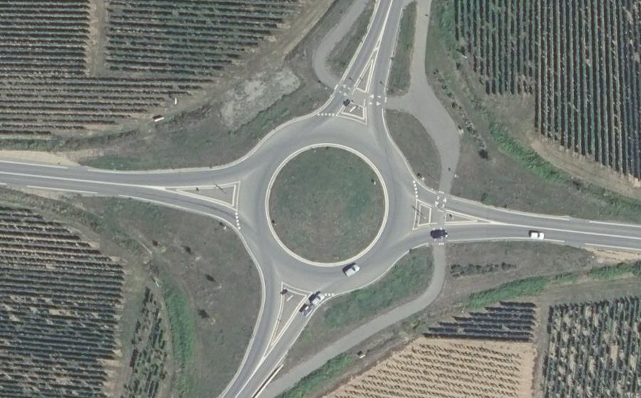 Vue aérienne du Rond-point anonyme n°1138474722