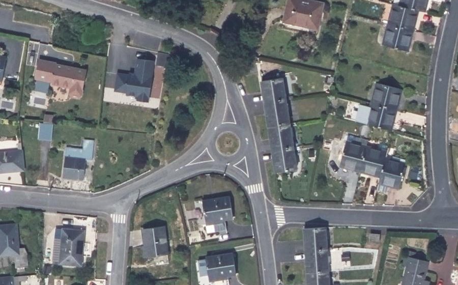 Vue aérienne du Rond-point anonyme n°113851707