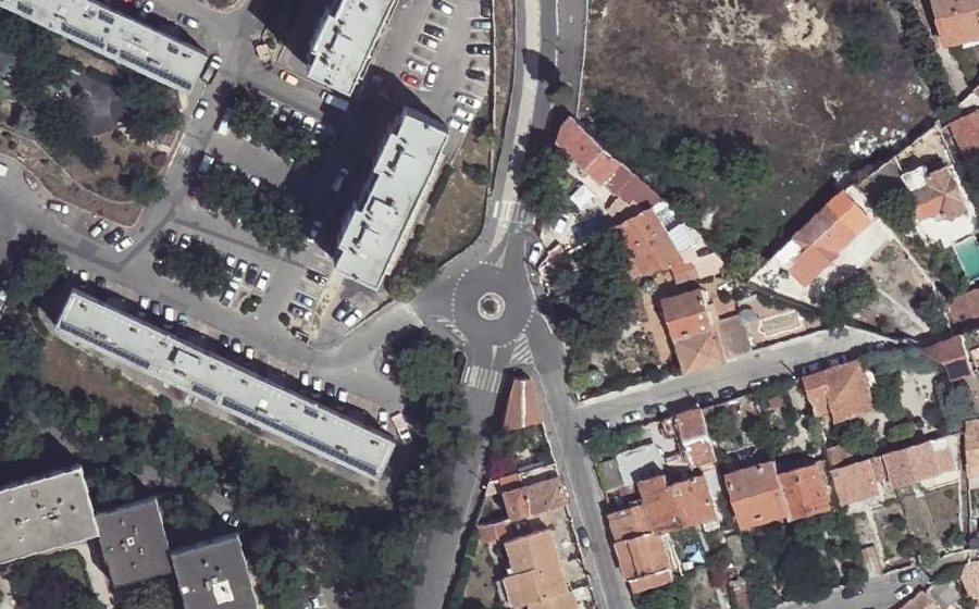 Vue aérienne du Rond-point anonyme n°1138868537