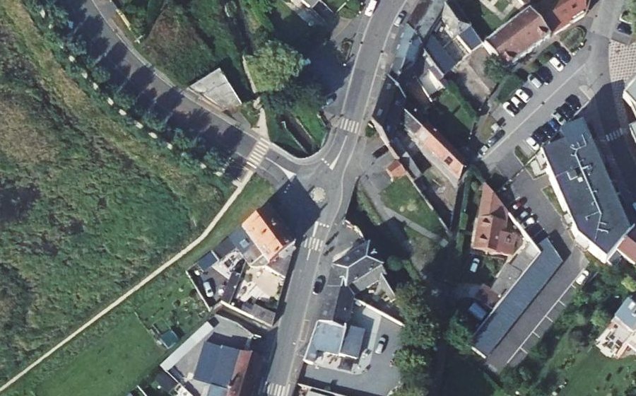 Vue aérienne du Rond-point anonyme n°113950779