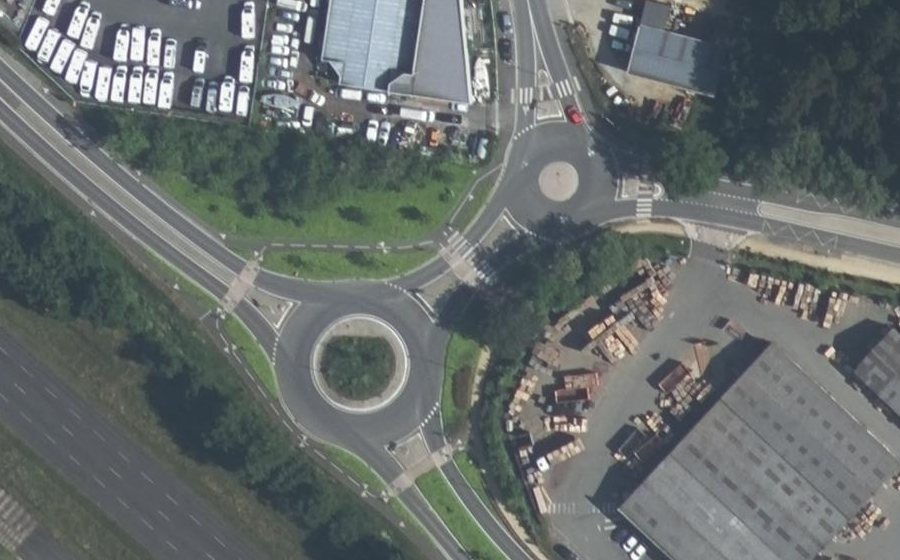 Vue aérienne du Rond-point anonyme n°1139599939