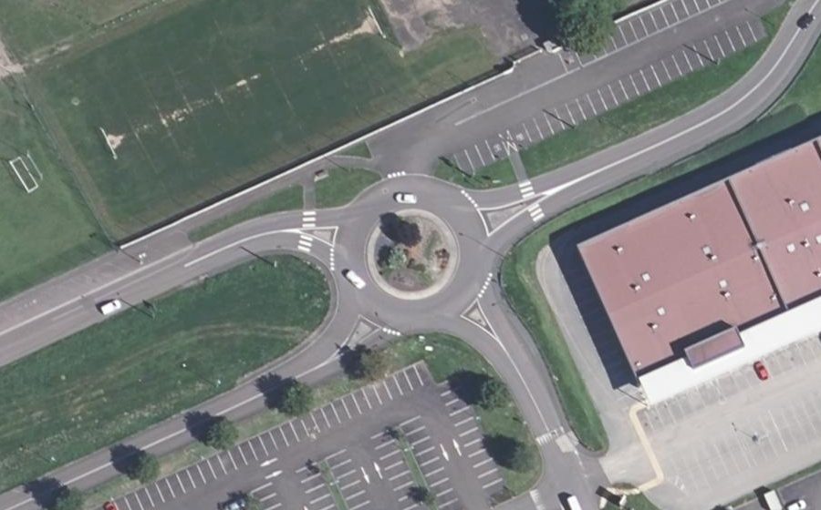 Vue aérienne du Rond-point anonyme n°114007671