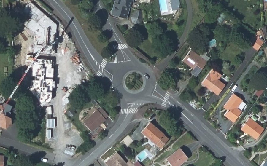 Vue aérienne du Rond-point anonyme n°114020712