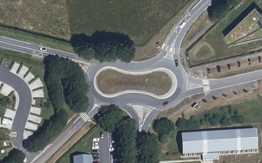 Vue aérienne du Rond-point anonyme n°1140249678