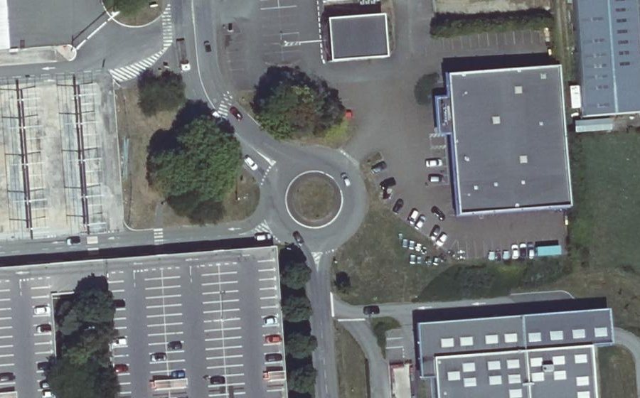Vue aérienne du Rond-point anonyme n°114097545